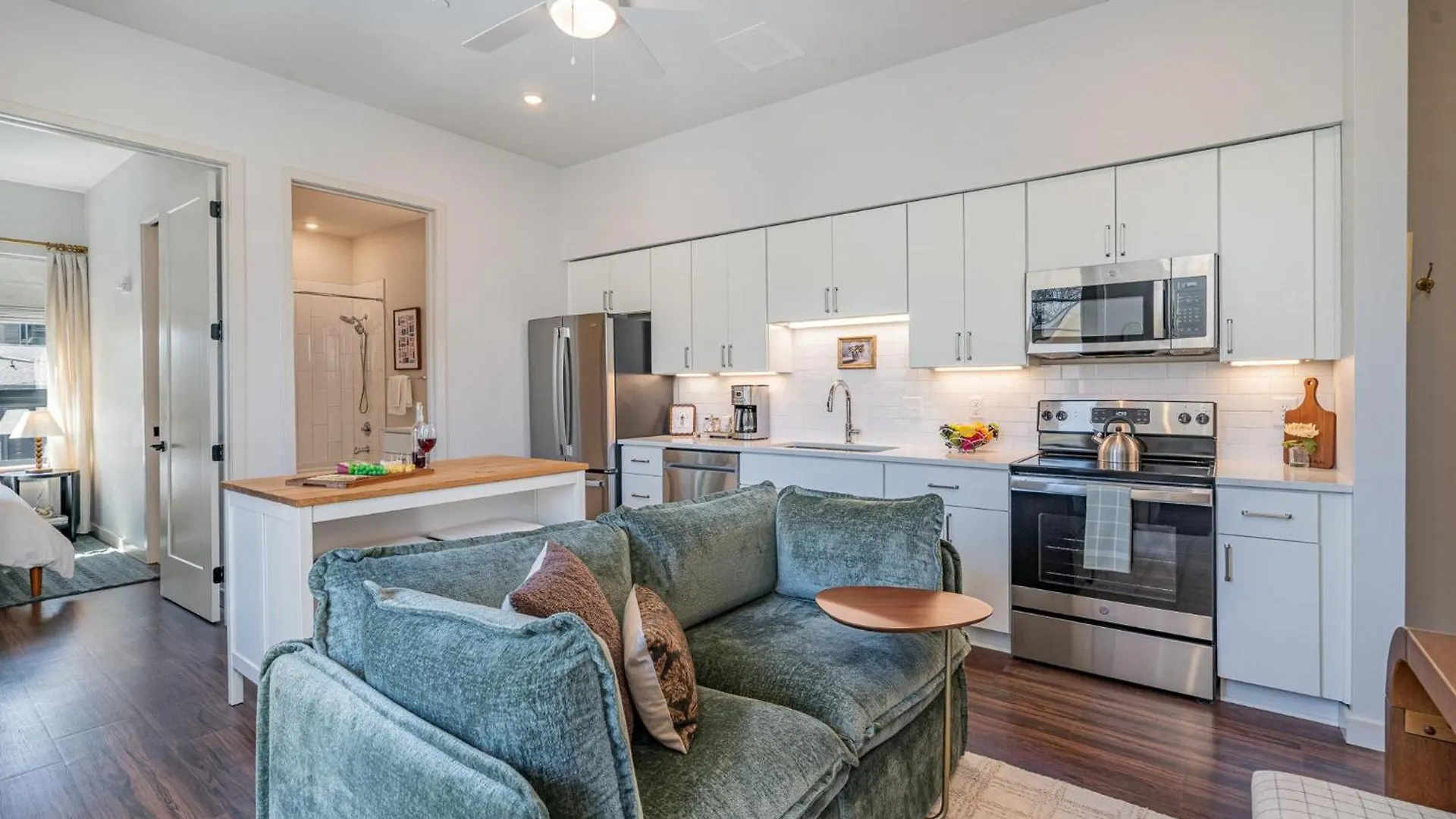Vila Acoustic Anthem-2 Units-Pool & Gym-In Music Row Nashville 0*,