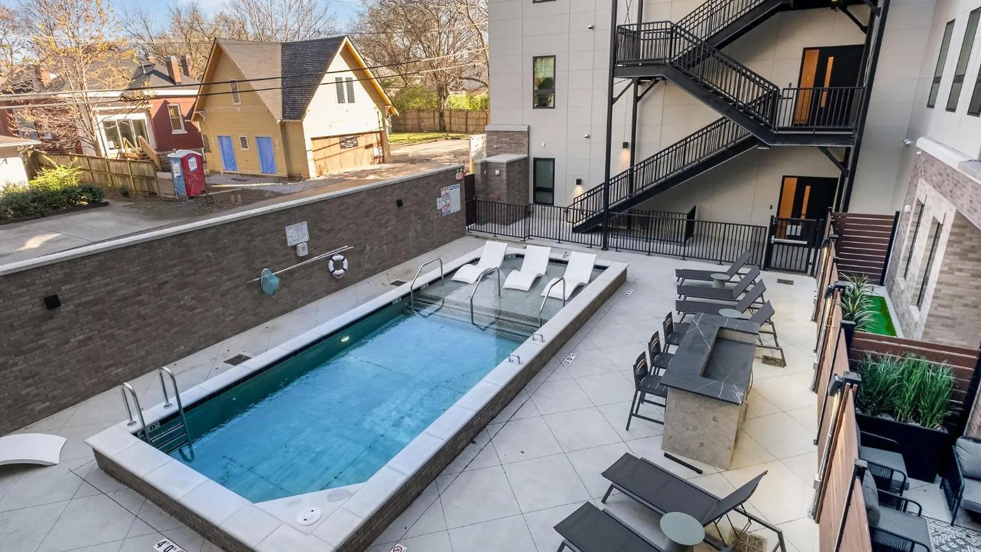 Vila Acoustic Anthem-2 Units-Pool & Gym-In Music Row Nashville